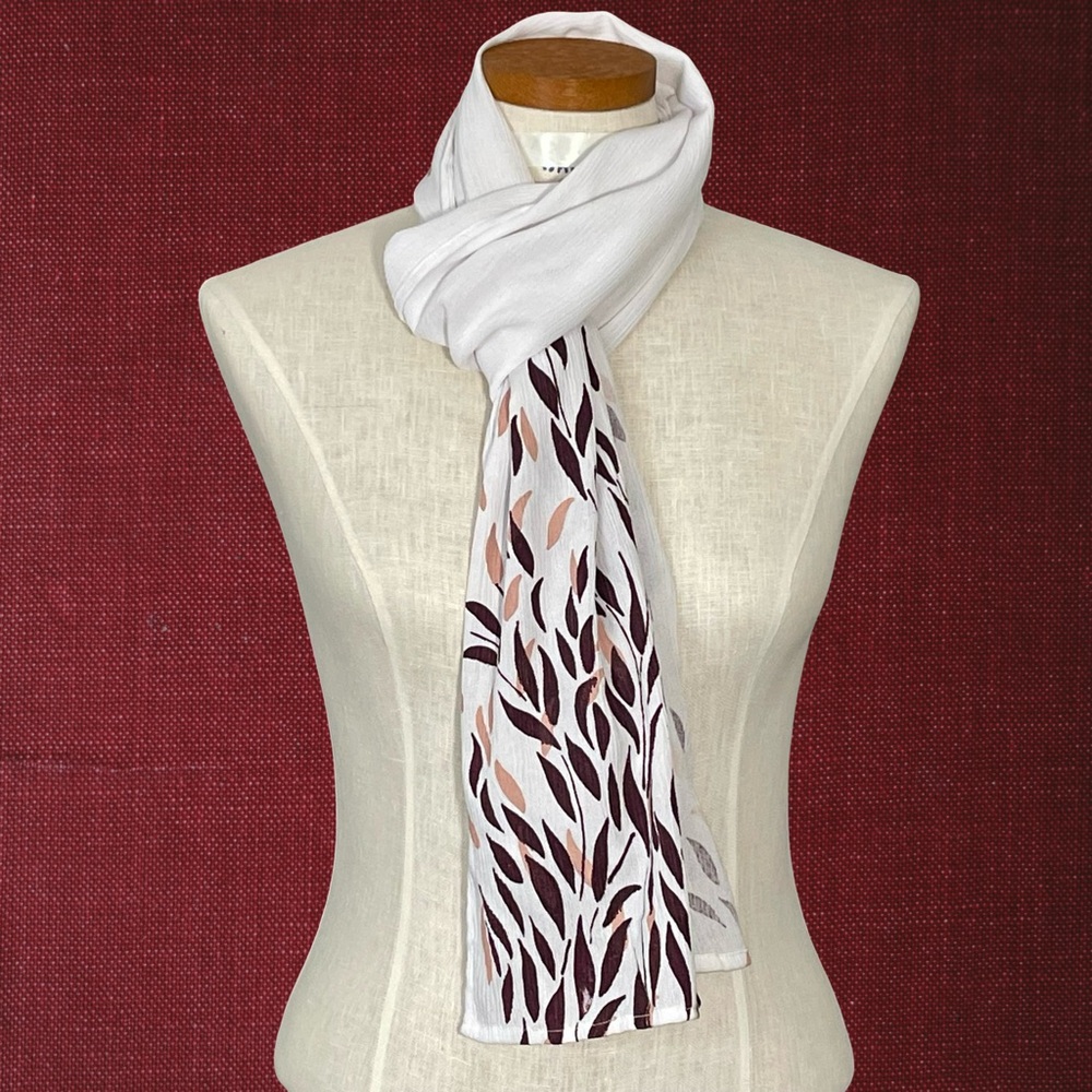GlobeIn Tonlé Hand-woven Scarf Wrap White with Mauve and Brown Leaf Block Print